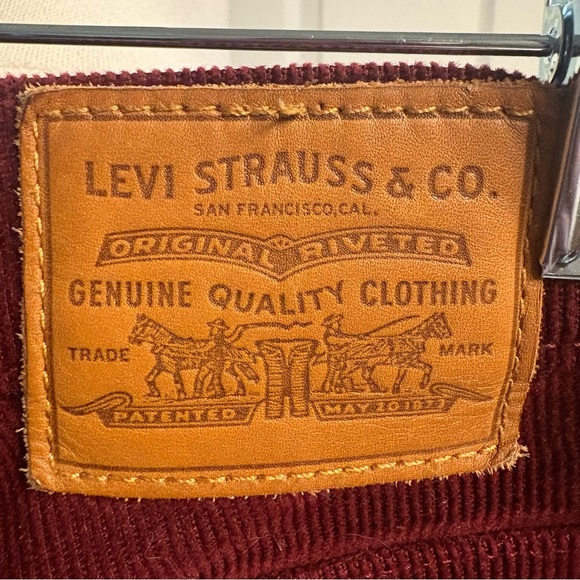 Levi’s Wedgie Straight Jeans - Picture 3 of 7